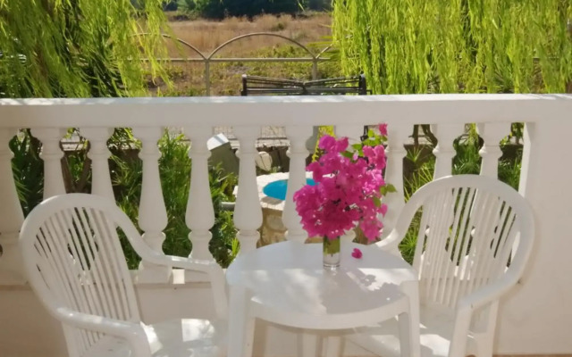 Paul's Garden Studios