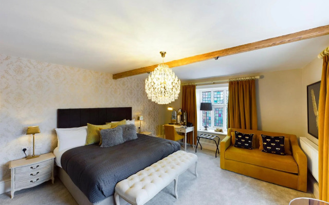 Lion & Swan Hotel