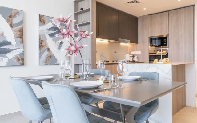 Luxury Stay At JVC with Pool & Gym