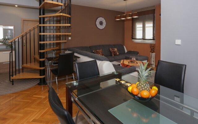 Modern Apartment in Kaštel Lukšic With Sea Nearby