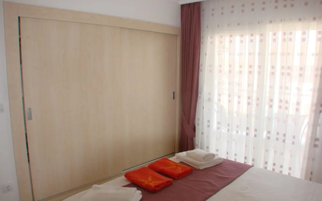 Beautiful Apartment at Four Seasons, Ilica, Side - 2 Bedrooms, 3 Balconies
