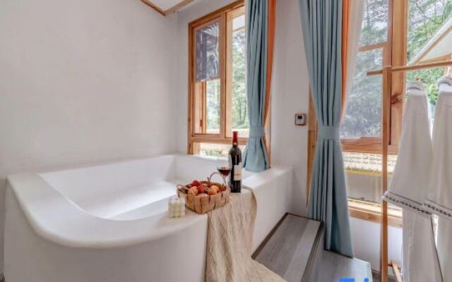Yunli Shanju Private Tang Homestay