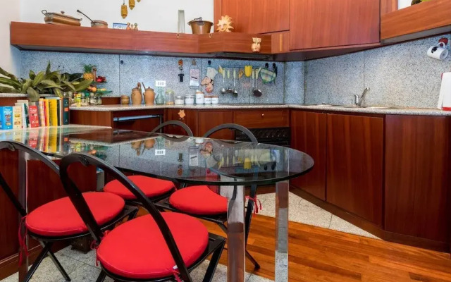 Hintown Brera's Boat