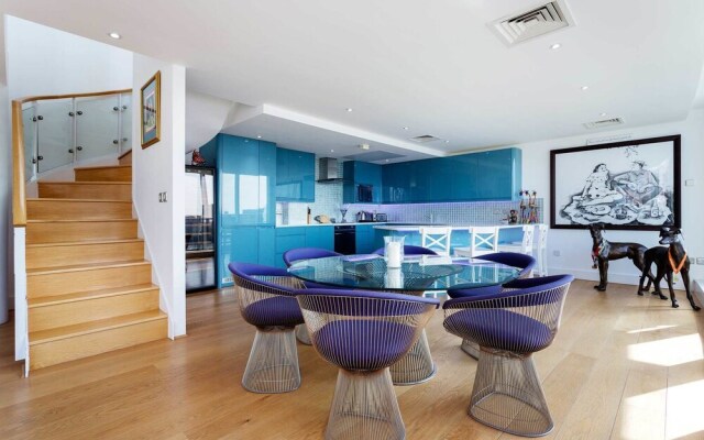 St Katharine's Dock Penthouse