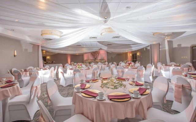 DoubleTree by Hilton Roseville Minneapolis