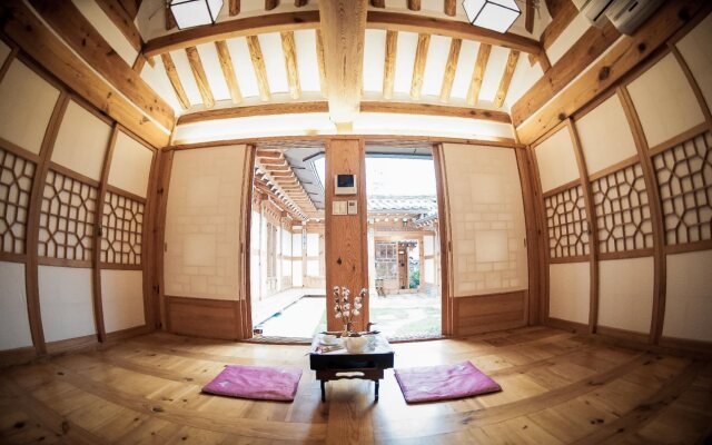 Cheong Yeon Jae Hanok Hotel