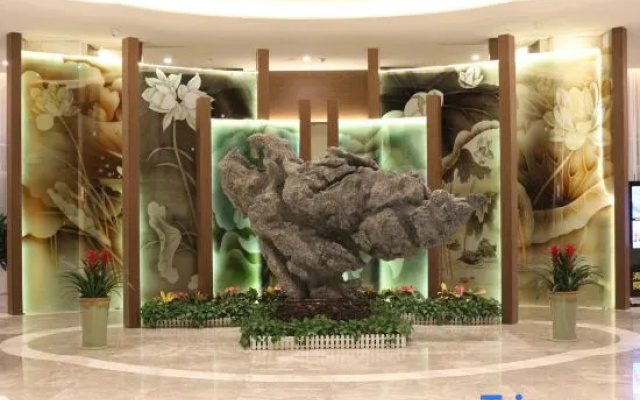 Inzone Garland Hotel