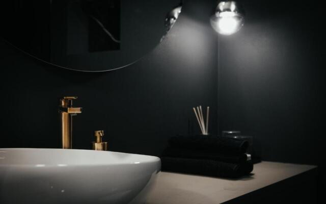 Apartment 1911