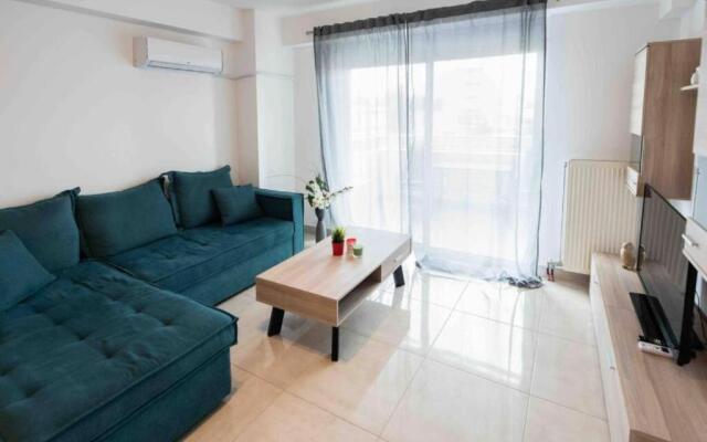 Modern spacious apartment located in Piraeus (B8)