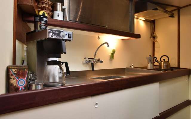 Comfortable Boat in Groningen With Barbecue