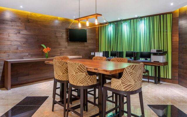 Caracol Bay Cancun by Ypj