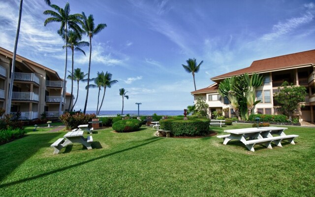 Hale Alaula (Sea Village 1105) by RedAwning