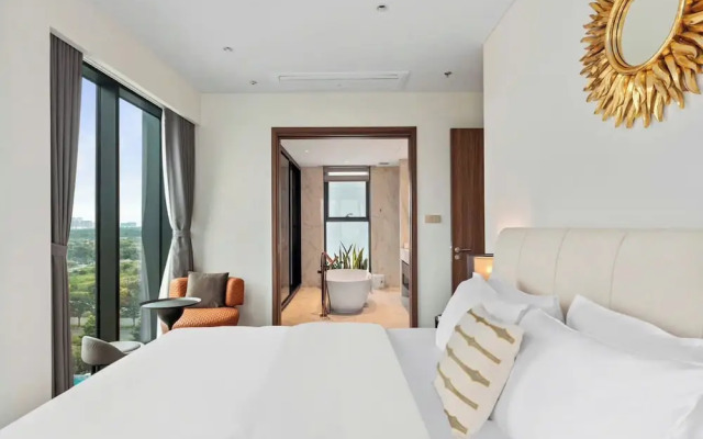 The Crest Residence Luxury by Metropole