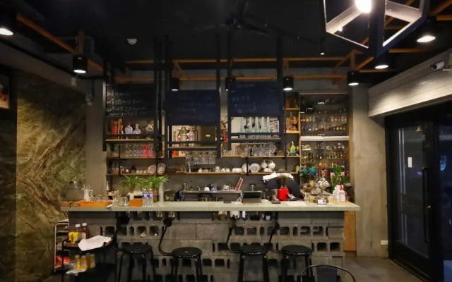 71 Cafe B&B