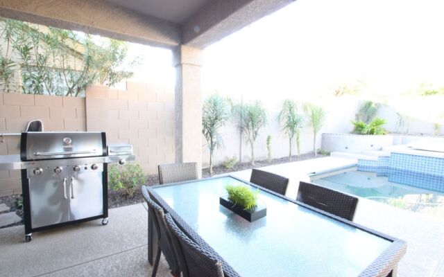 Casa Solara 4 Bedroom Home by RedAwning