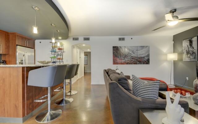 Remodeled E Cesar Chavez Condo by RedAwning