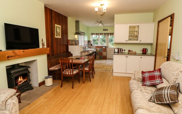 Holly Lodge
