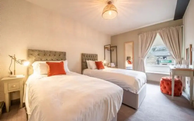 Host Stay Woodroffe Arms Hope Twin Room 2