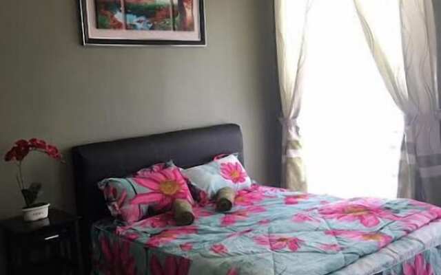 Homestay Casa Mewah at Hijauan Heights