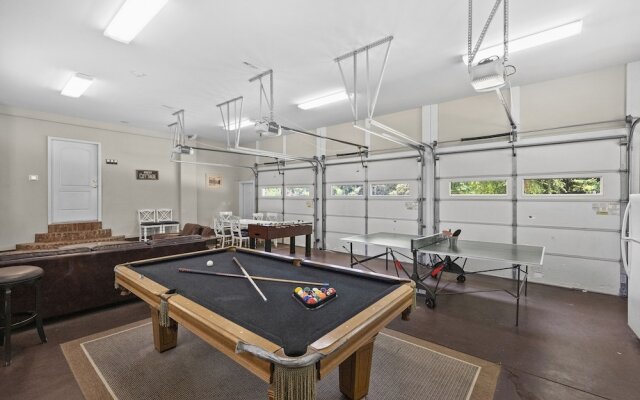 Make a Big Splash in 7BR Lake Norman Home!