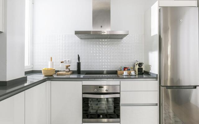 Modern & Chic 2BR/2BA apartment in trendy Chueca