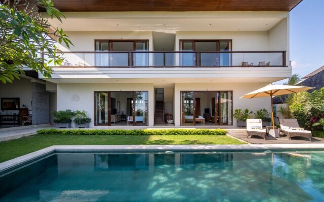 Peaceful Private Villa, 3 BR, Canggu With Staff
