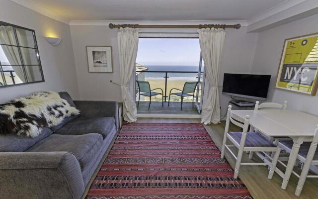 Clifton Court Apt 23 With Seaviews Heated Pool