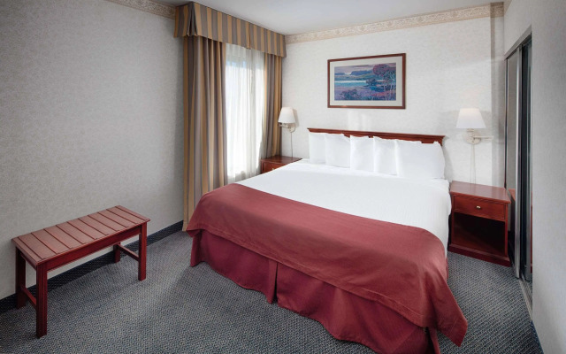 Red Lion Hotel & Conference Center - Seattle/Renton