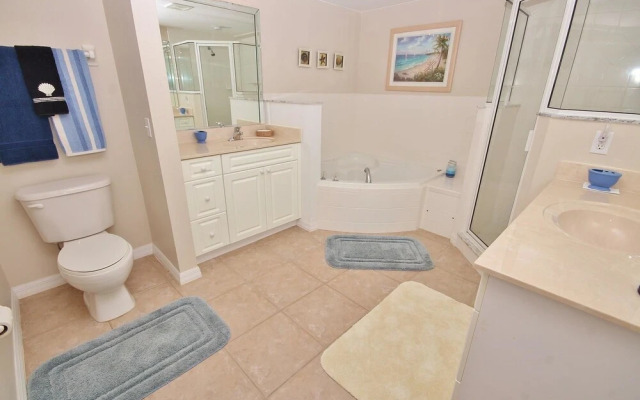 Oceanwalk 2-305 Apartment 3