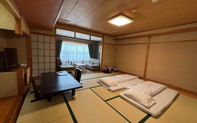 Kameya Rakan Hot Springs Ryokan