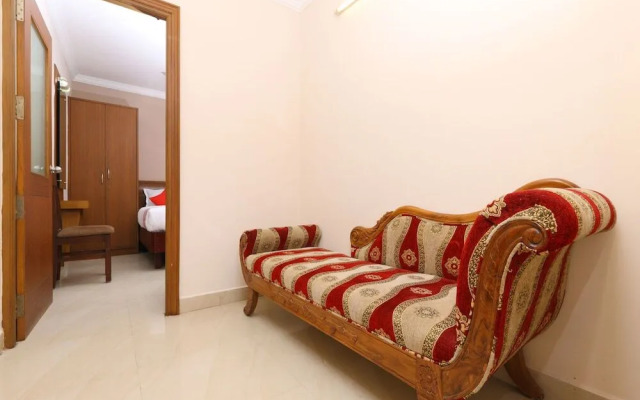 The City Manor by OYO Rooms