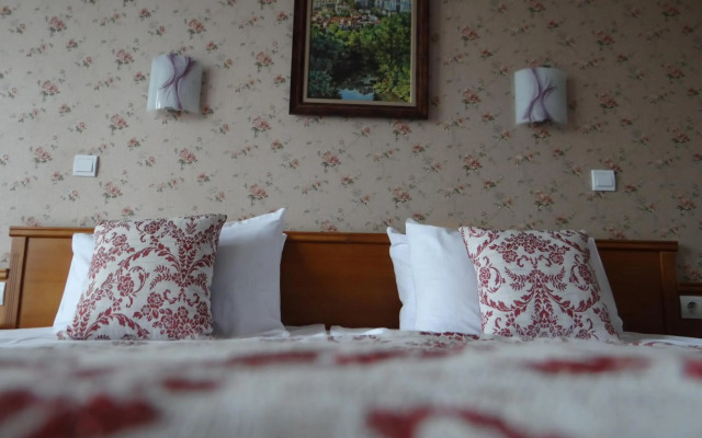 Real Hotel