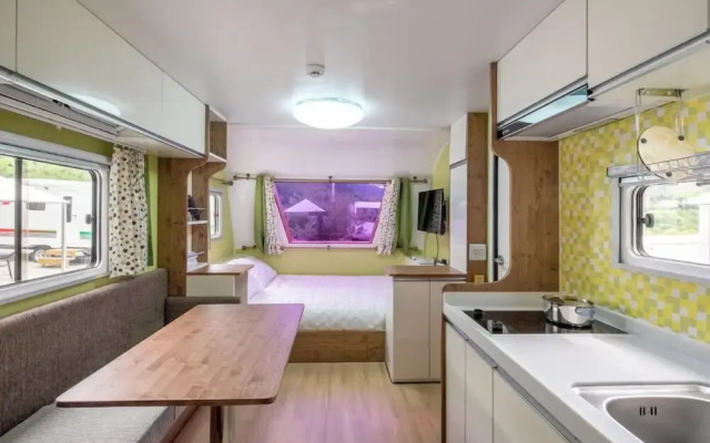 Four Seasons leisure town - Glamping