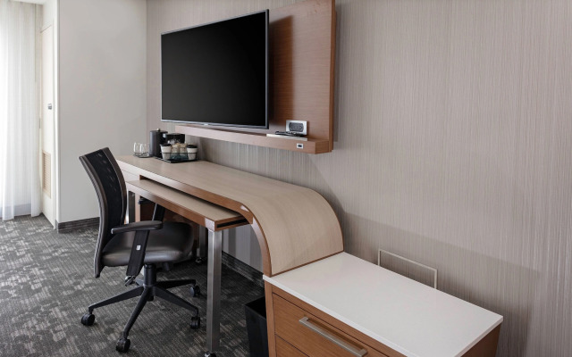 Courtyard by Marriott Cincinnati Mason