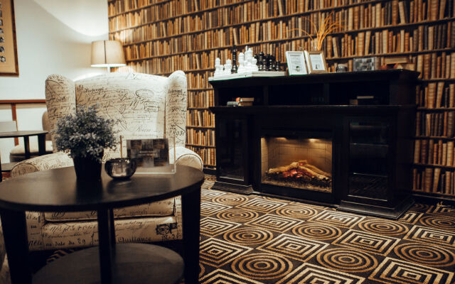 Holiday Inn Warwick Farm by IHG