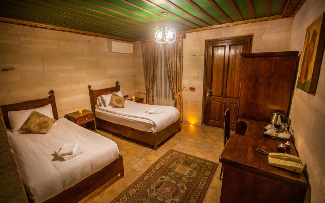 Hermes Cave Hotel
