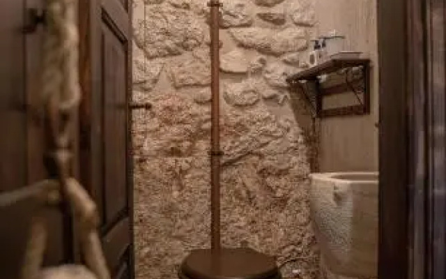 1813 Painters Stone Shelter
