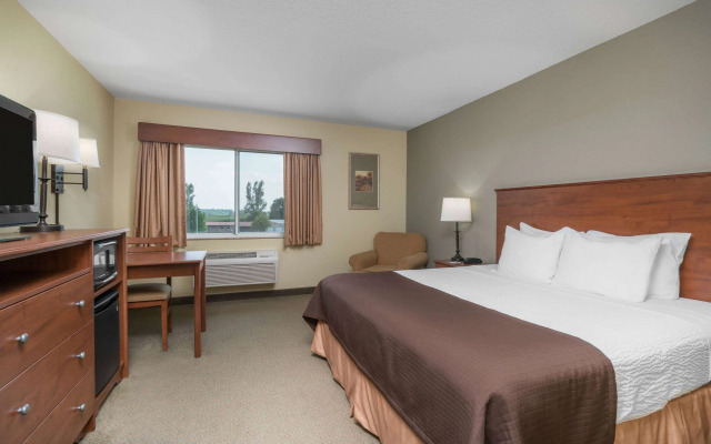 AmericInn by Wyndham Newton