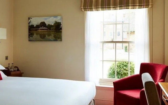 Inn At Woburn