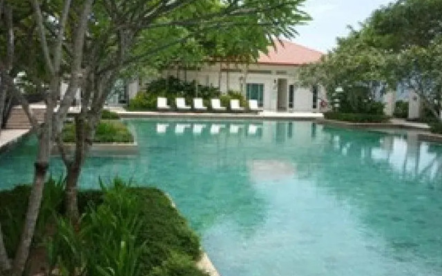 YC's Apartment @ Straits Quay