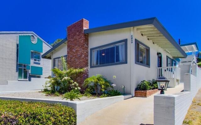 Pacific Shores III 5 Bedrooms 3 Bathrooms Home