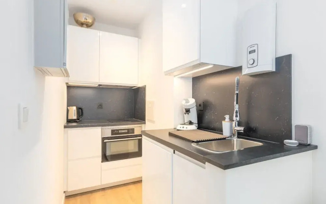 Spacious Studio Near Seafront