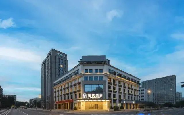 Platinum Era Hotel