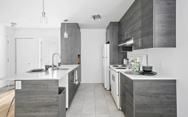 2251 Rue Lespérance