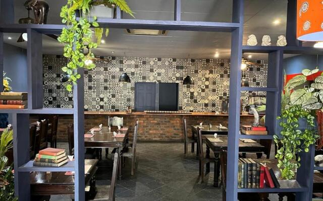 Elephant Springs Hotel