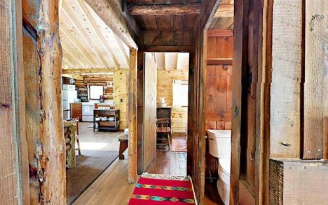 Sprucewood Cabin by RedAwning