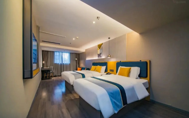 Home Inn Selected Changsha Xiangya Fuyi Furong Square Metro Station
