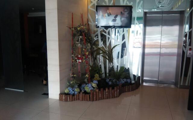 Grand Medallion Hotel