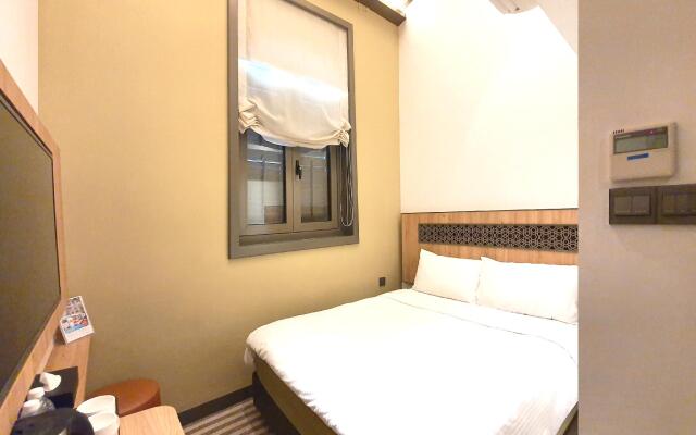 Aqueen Heritage Hotel Little India (SG Clean - Staycation Approved)