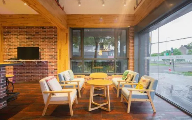 Tuke Hotel (Shanghai Xinchang Old Town)